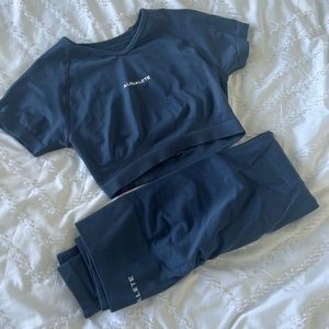 Alphalete seamless set, leggings and crop top.